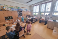 d7c7d837-3172-4ff9-b537-fe661bc87063